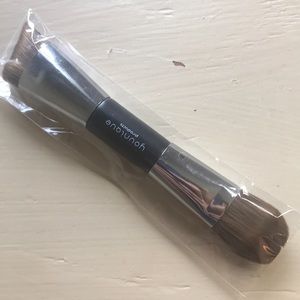 Younique Contour brush